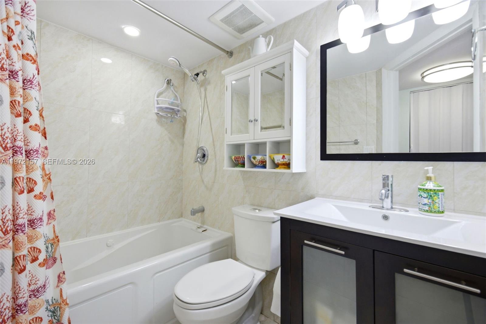 GREENGLADES CONDO 1 - Residential