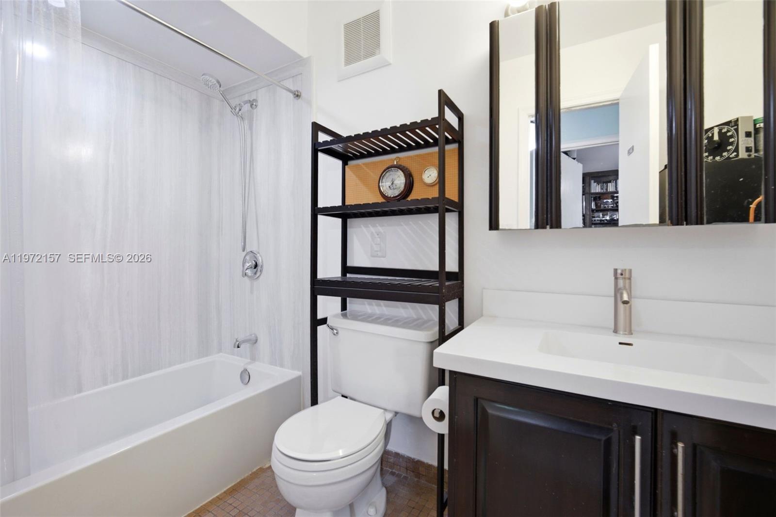 GREENGLADES CONDO 1 - Residential