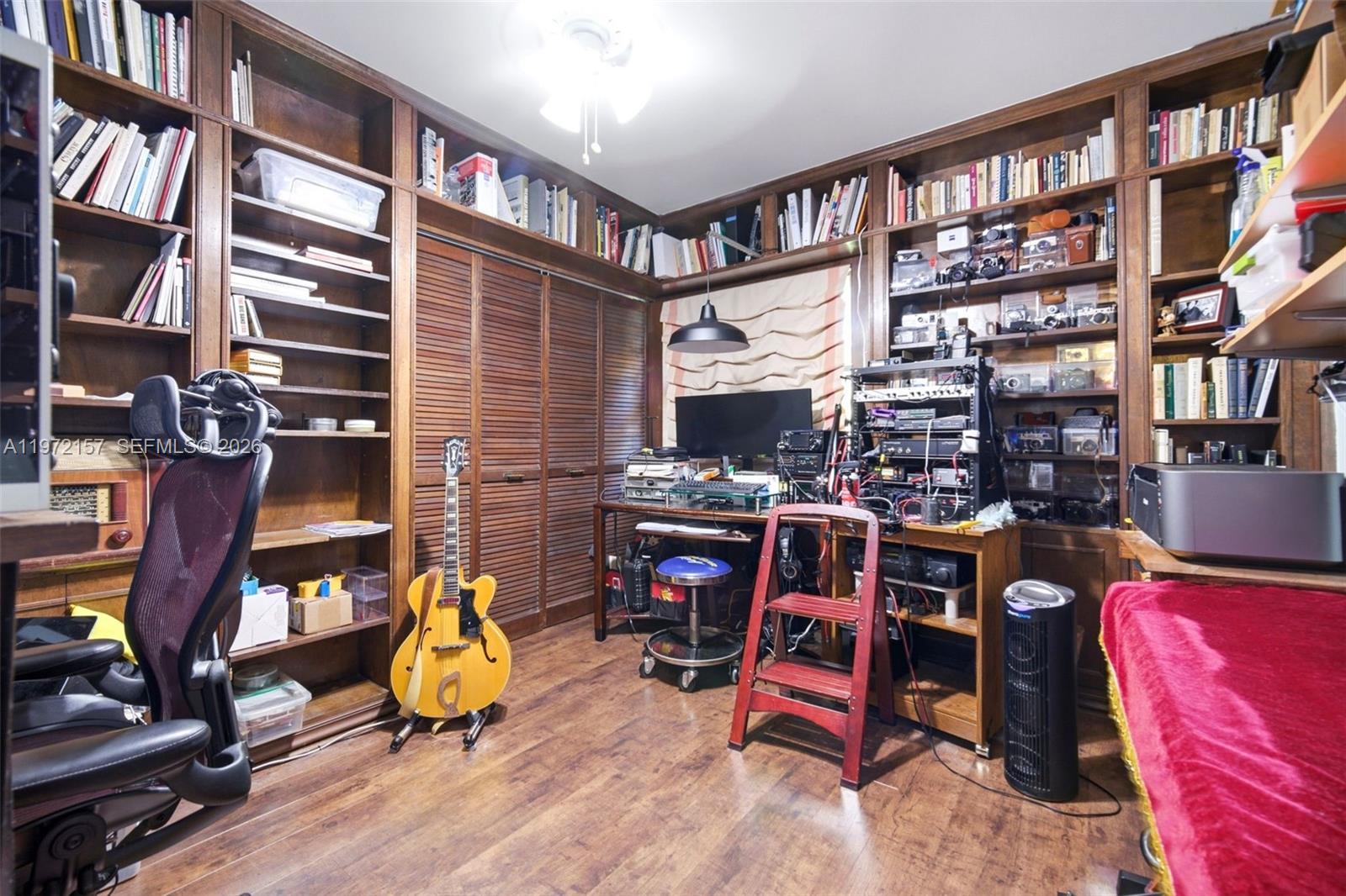 GREENGLADES CONDO 1 - Residential