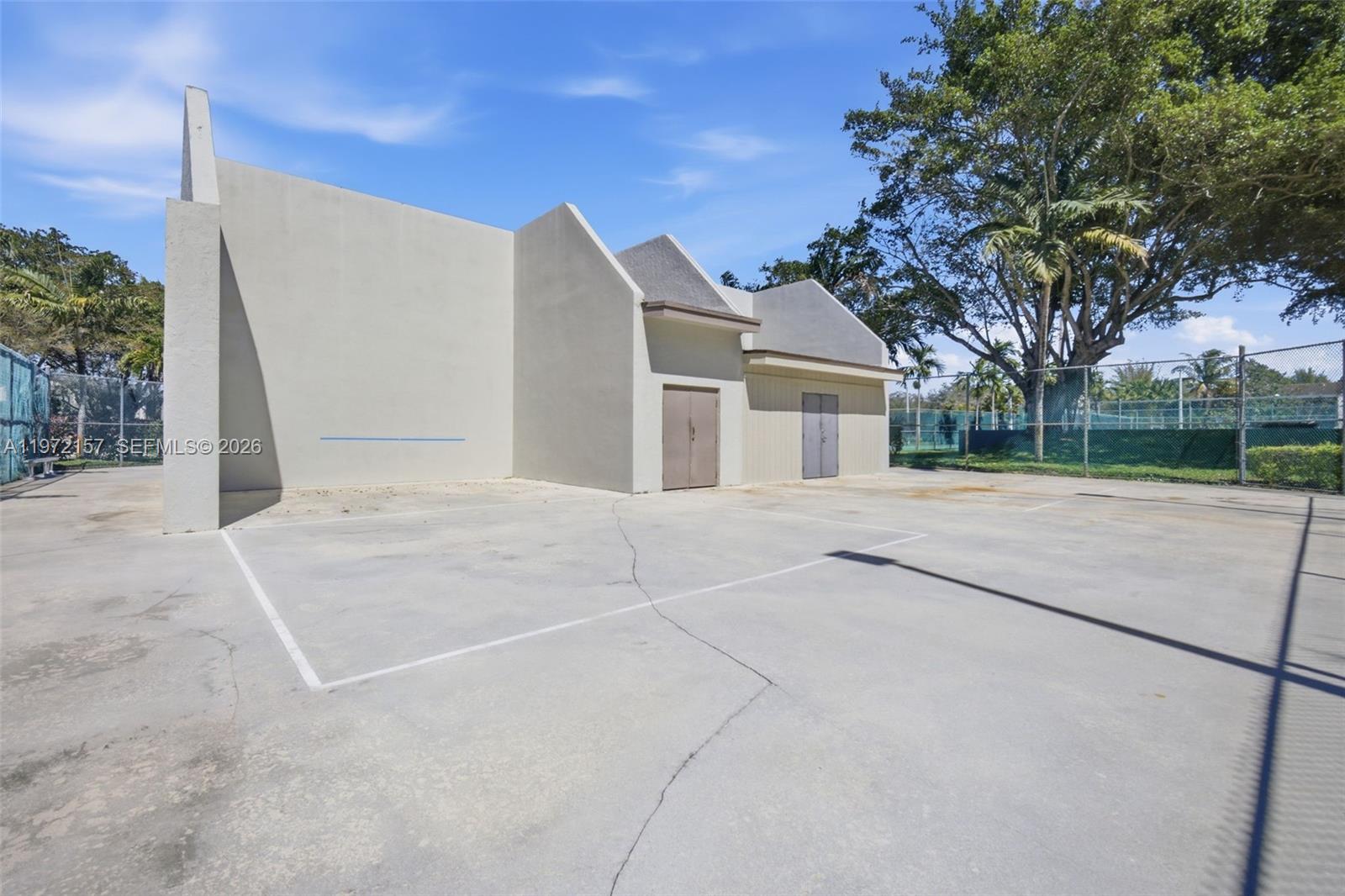 GREENGLADES CONDO 1 - Residential