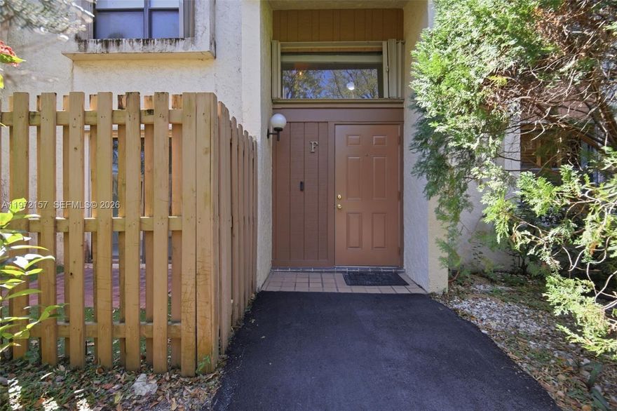 Welcome to this exceptional 3-bedroom, 2-bath home with a first-floor bedroom, located in the prestigious Sabal Chase community. Featuring 2 patios, ample closet space, and an in-unit washer and dryer. Prime location near the Turnpike, MDC Kendall Campus, shopping, and dining.
Enjoy resort-style amenities including a large and small pool, clubhouse, playground, 24-hour security patrol, basketball, tennis, pickleball, racquetball, biking paths, gym, billiard room, and professionally maintained landscaping—offering the perfect blend of comfort, convenience, and elevated living.