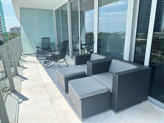 1 Collins Ave 602