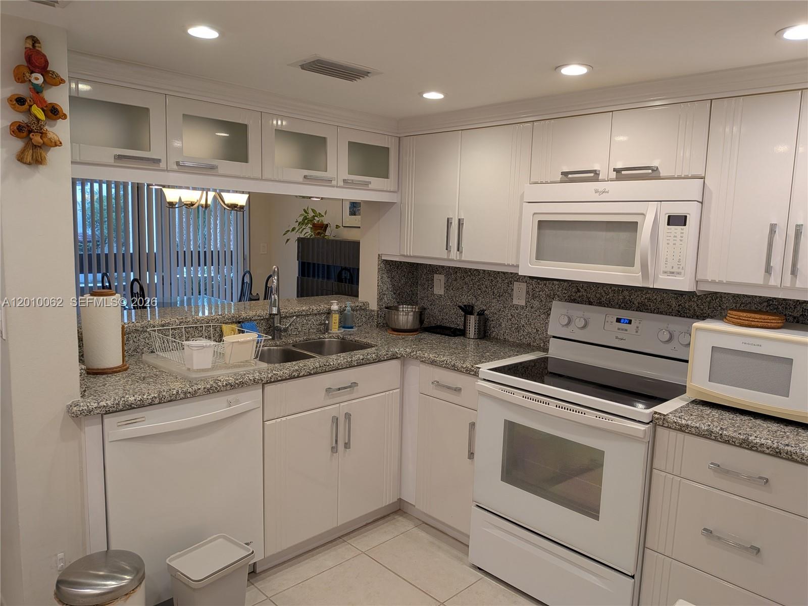 KENLAND BEND SOUTH CONDO - Residential