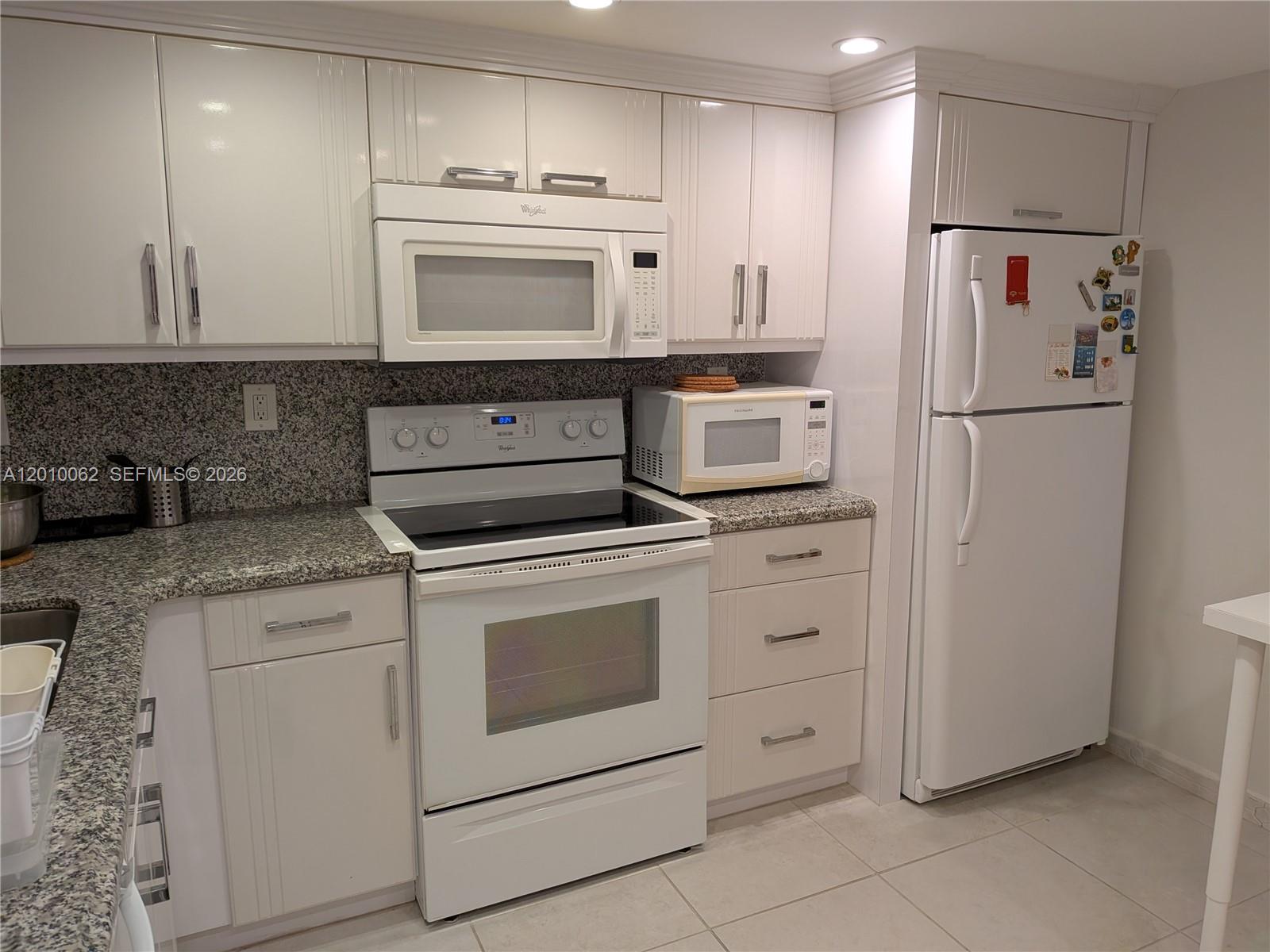 KENLAND BEND SOUTH CONDO - Residential