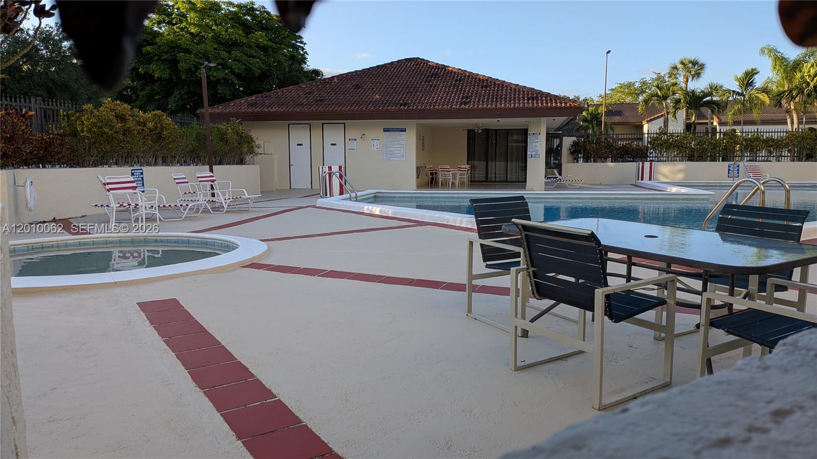 KENLAND BEND SOUTH CONDO - Residential