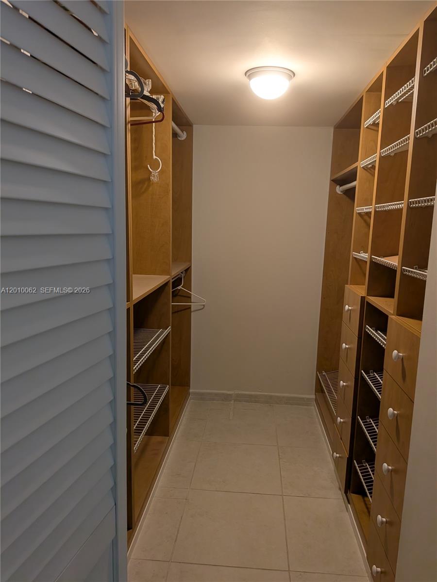 KENLAND BEND SOUTH CONDO - Residential