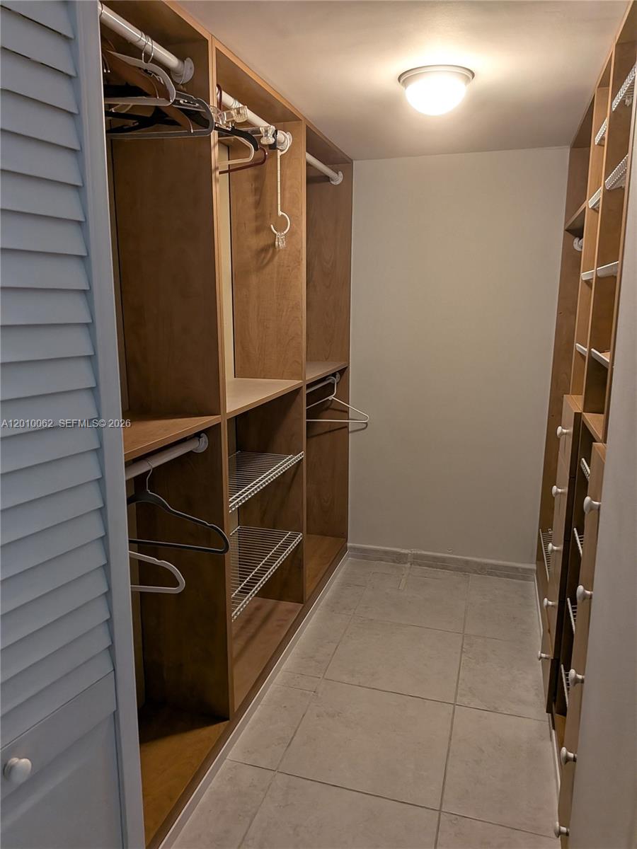 KENLAND BEND SOUTH CONDO - Residential