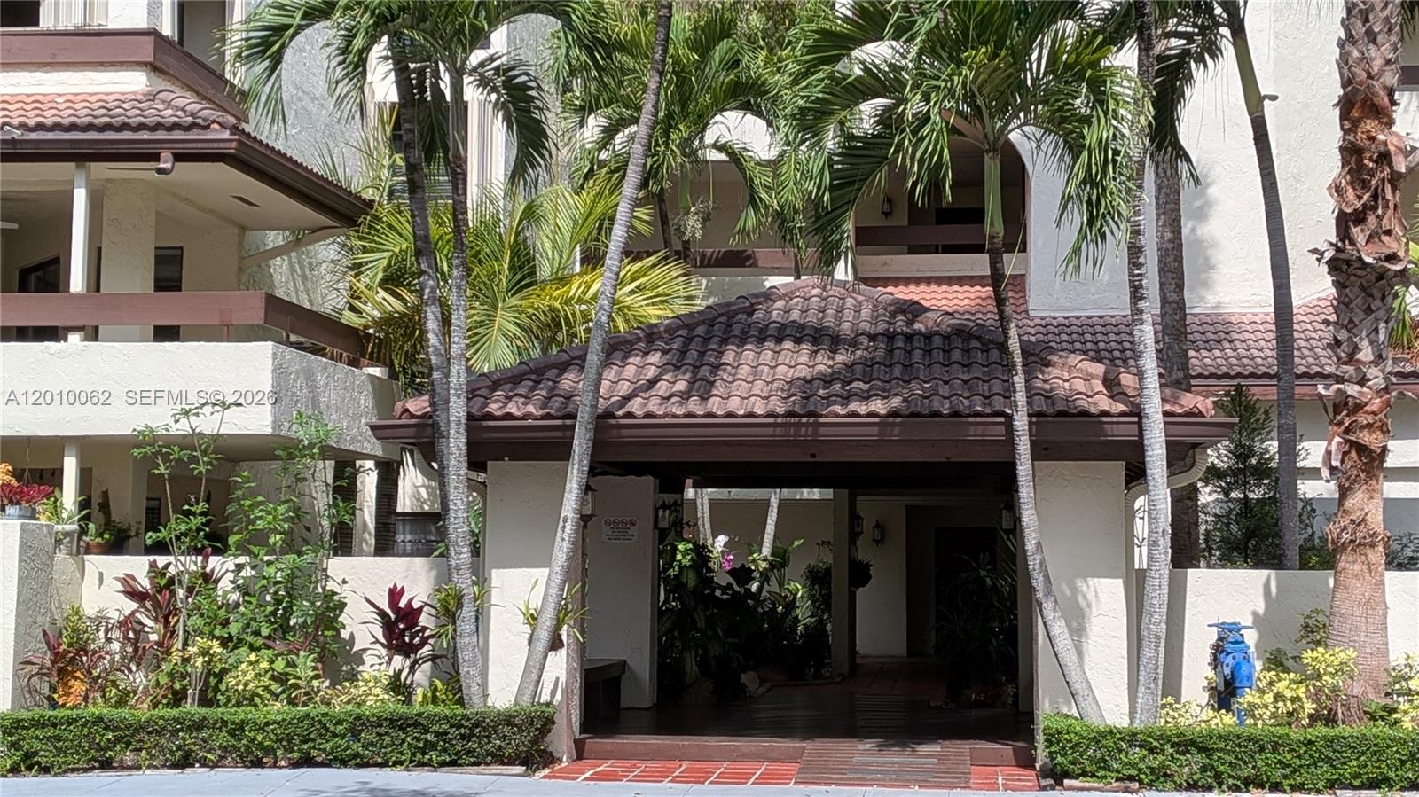 KENLAND BEND SOUTH CONDO - Residential