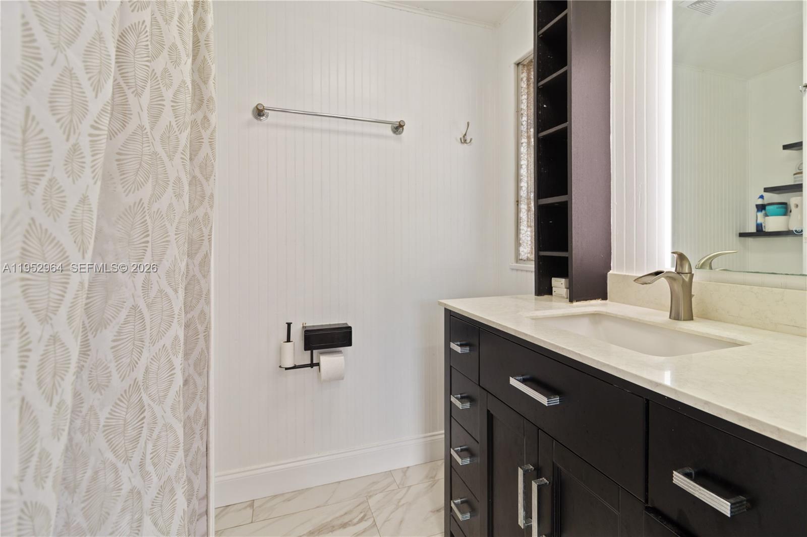 RAVENSWOOD ESTATES & MARI - Residential