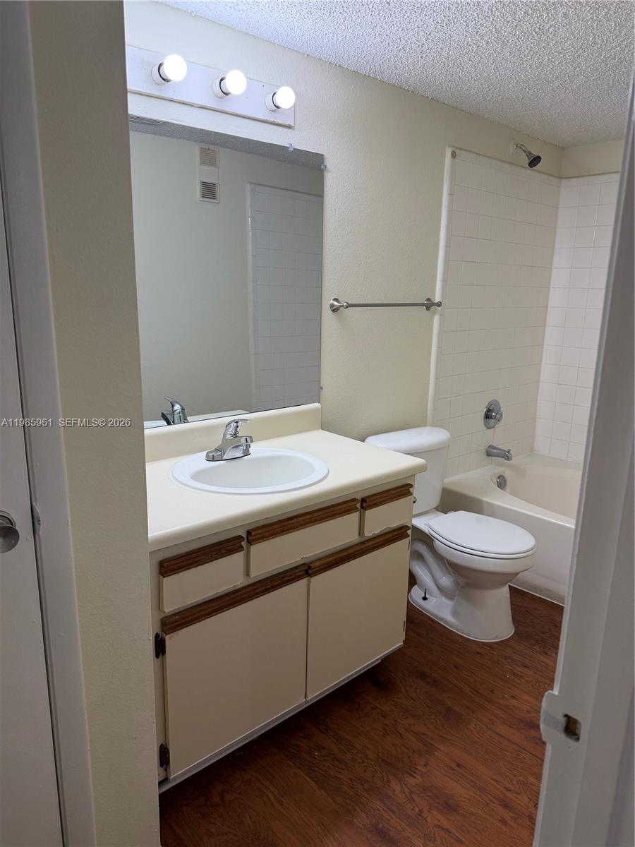 BISCAYNE BEACH CLUB CONDO - Residential