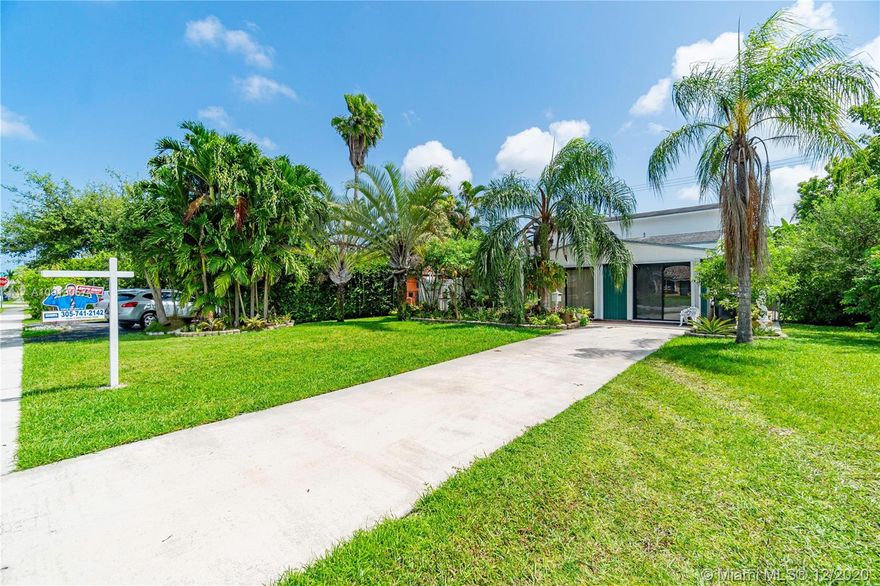 NMB. Sunray. Skylake Area. Two Story Charmer.  Upgraded. 4 Bedroom. 4 Bath. Florida Room. Plus Den or Office. Could Be 5 Bedrooms. Master Suite Has Sitting Room & Walk In Closet. Remodeled Bath. Front Porch. Covered Patio. Eat In Kitchen. Inside Utility Room. Covered Patio. Split Zone Central Air. Hurricane Shutters. Sprinkler System. Quiet Dead End Street. Fenced Yard. Room for Pool or RV. Fantastic Opportunity.