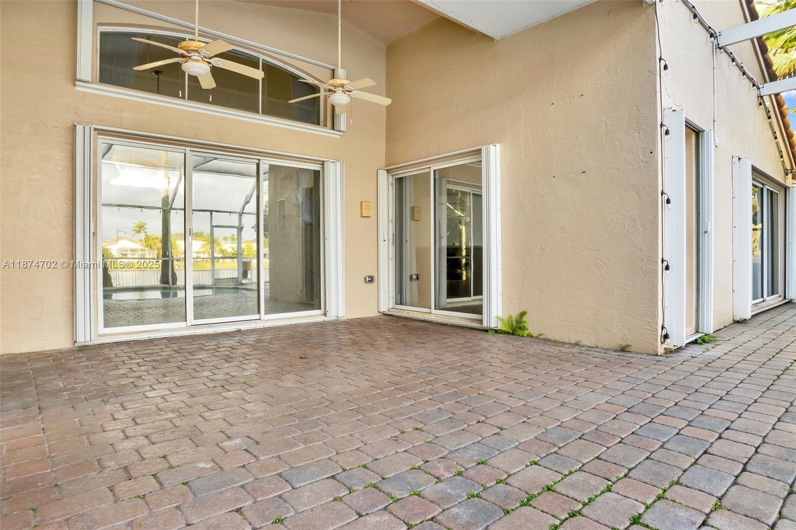 VULCAN MATERIALS COMPANY - Residential Lease