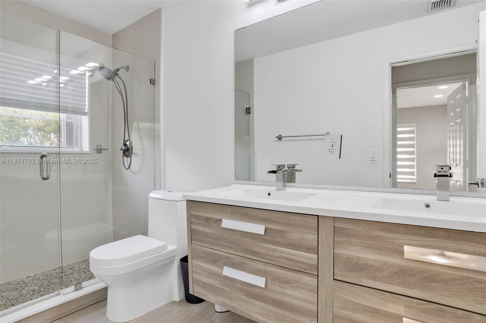 VULCAN MATERIALS COMPANY - Residential Lease