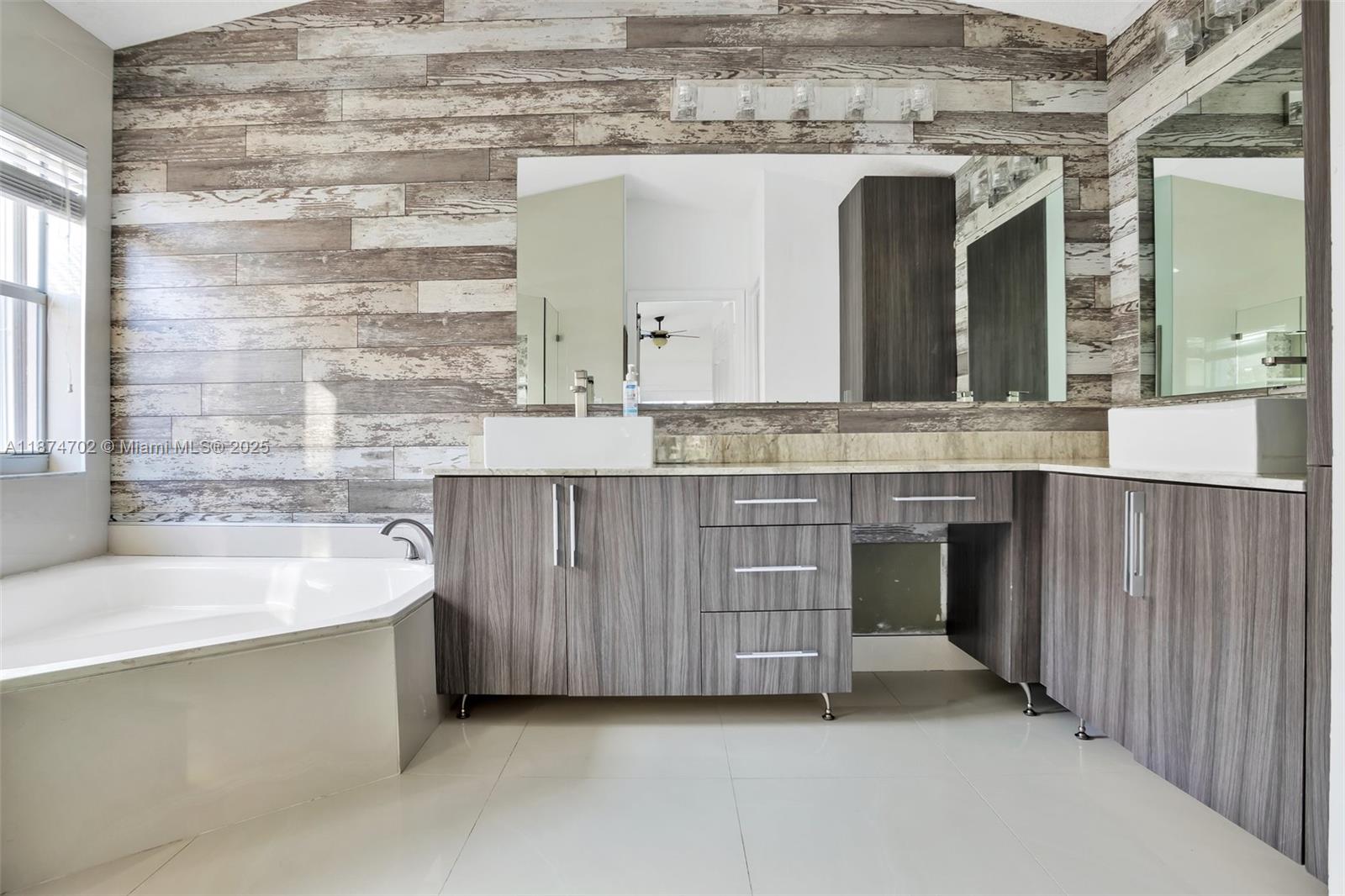VULCAN MATERIALS COMPANY - Residential Lease