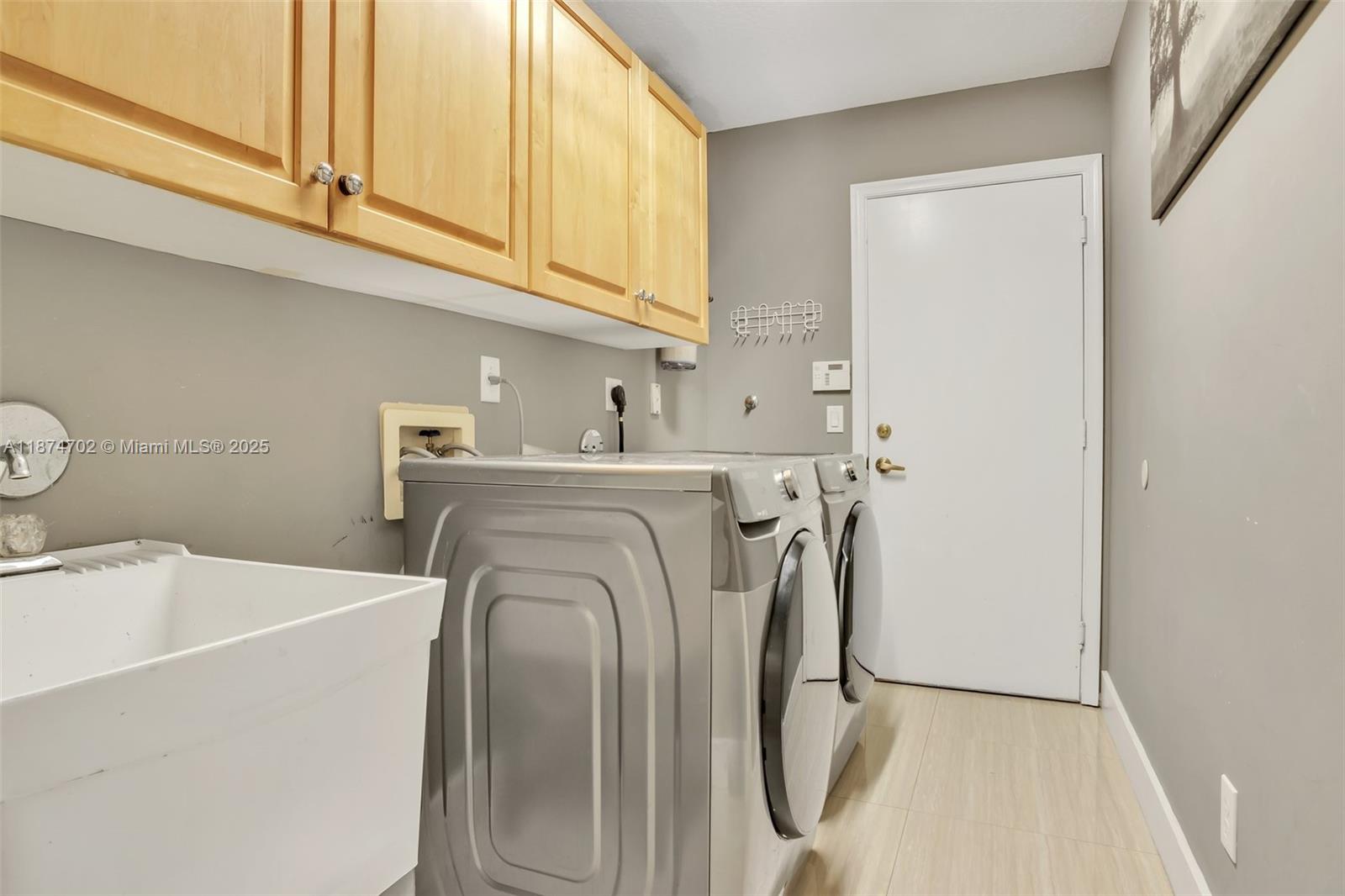 VULCAN MATERIALS COMPANY - Residential Lease