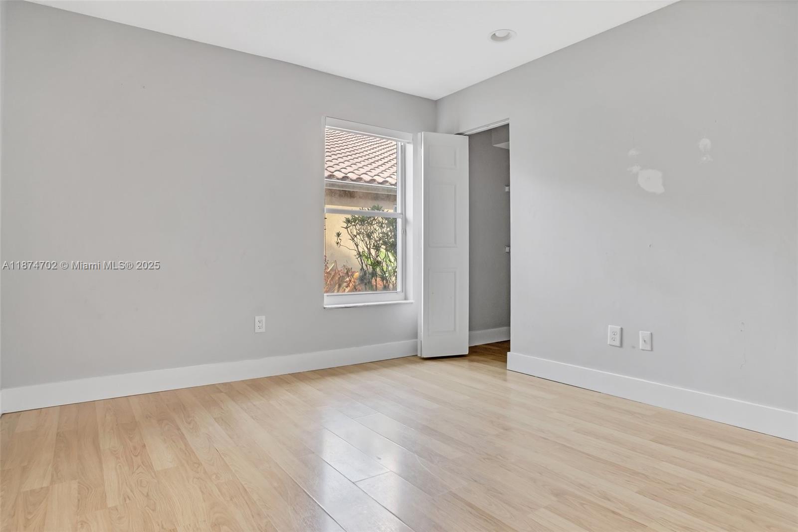 VULCAN MATERIALS COMPANY - Residential Lease