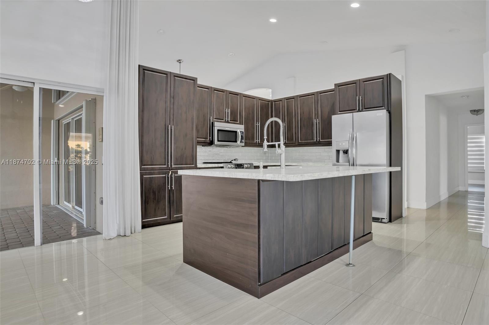 VULCAN MATERIALS COMPANY - Residential Lease