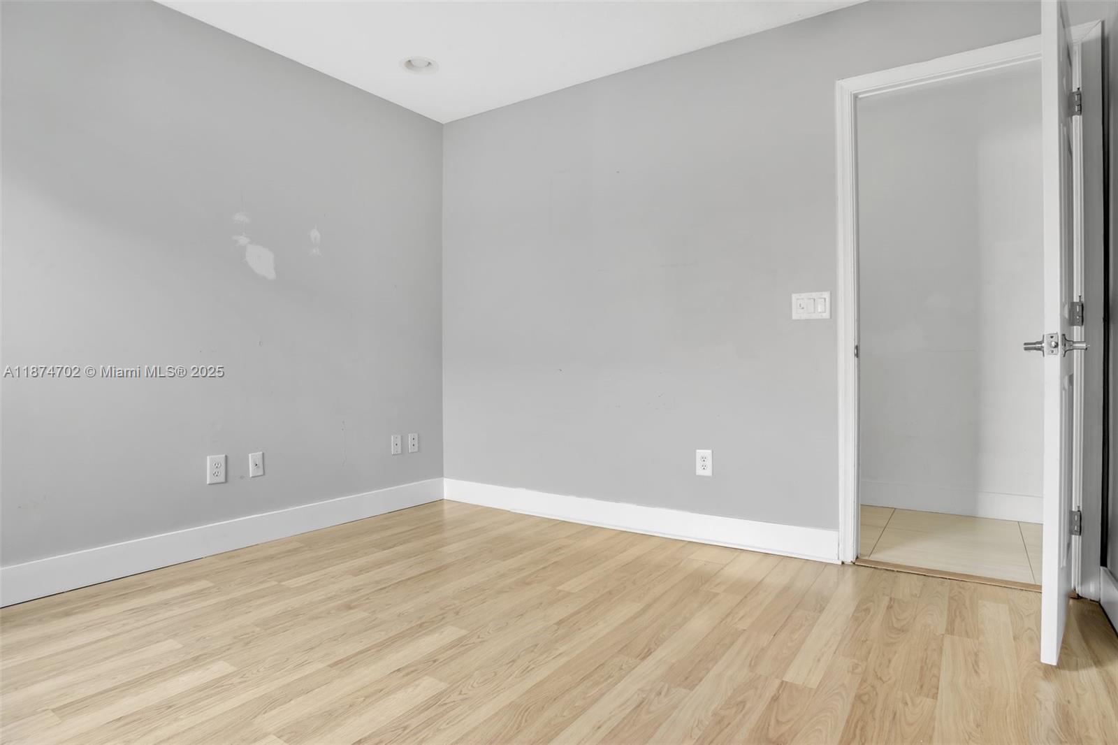 VULCAN MATERIALS COMPANY - Residential Lease