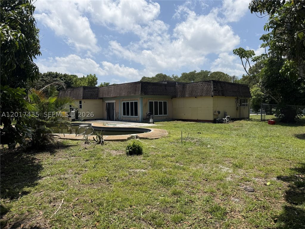 Photo of 14494 N 64th Way N, Palm Beach Gardens, FL 33418 (MLS # A12017435)