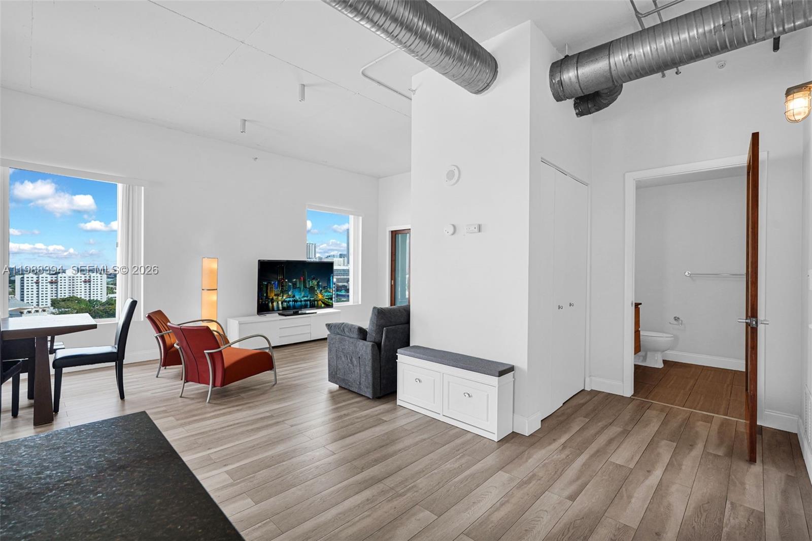 NEO CONDO - Residential