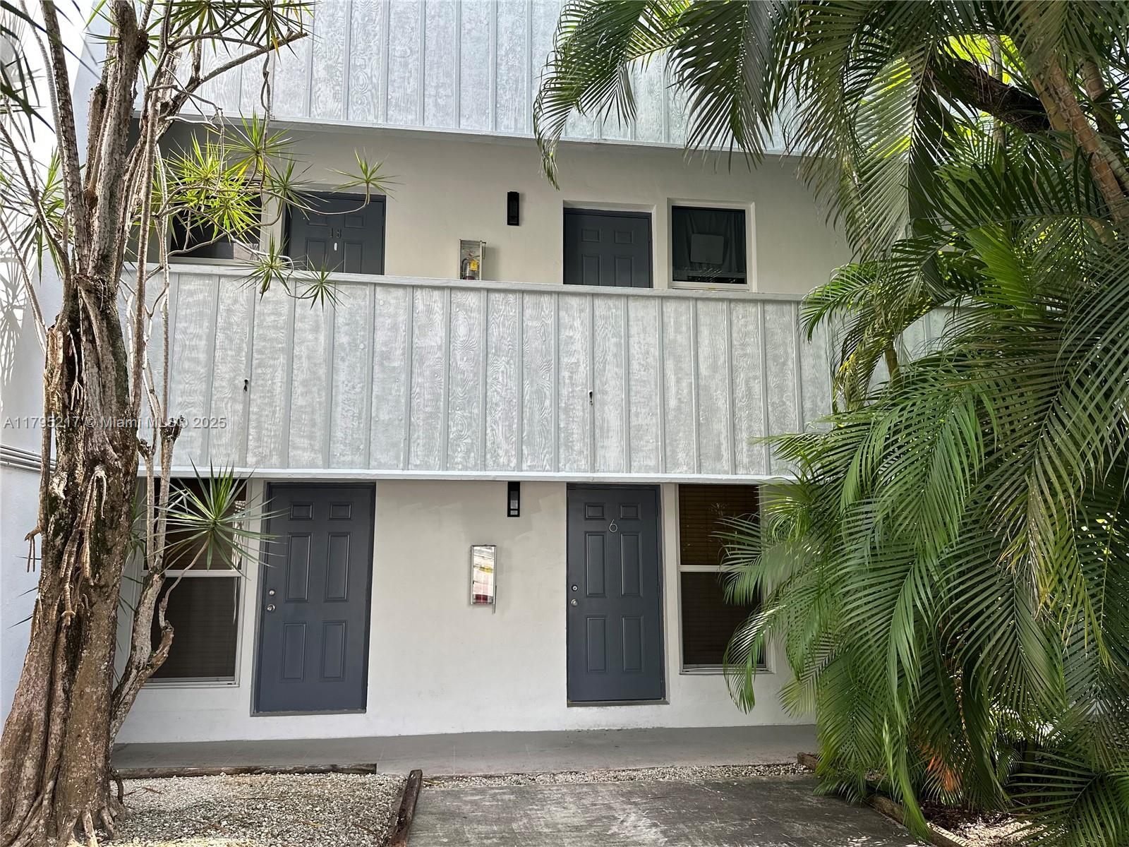 3071 Sw 27th Ave 6, Miami, Broward County, Florida - 1 Bedrooms  
1 Bathrooms - 