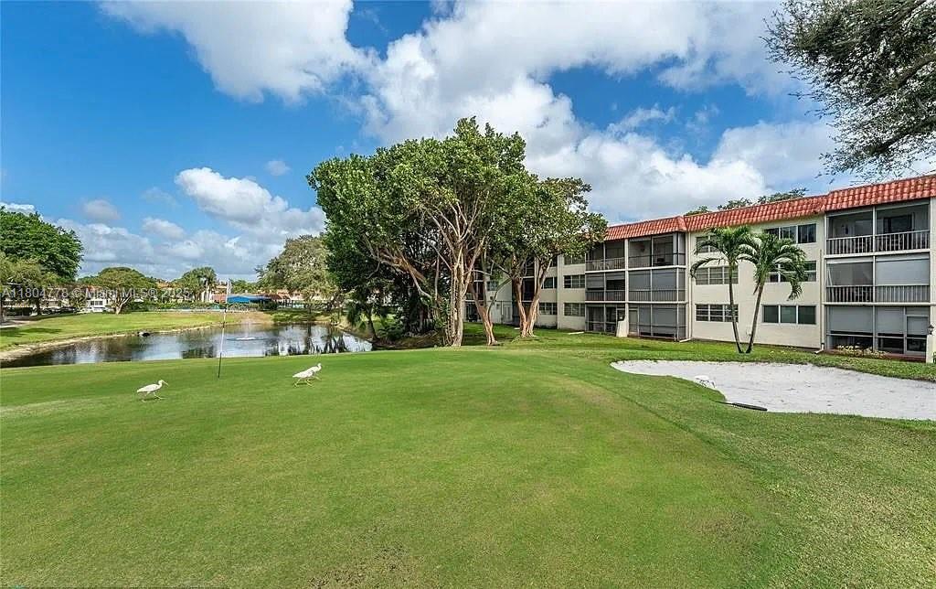 Property for Sale at 8930 S Hollybrook Blvd 210, Pembroke Pines, Miami-Dade County, Florida - Bedrooms: 2 
Bathrooms: 2  - $145,000