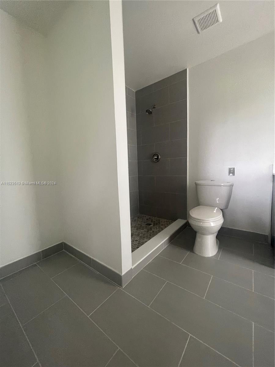 CLUB MANOR - Residential Lease