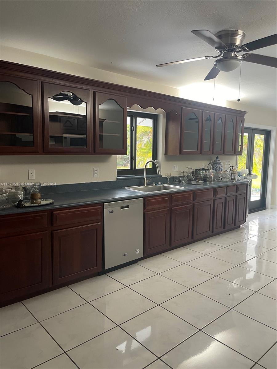 CLUB MANOR - Residential Lease