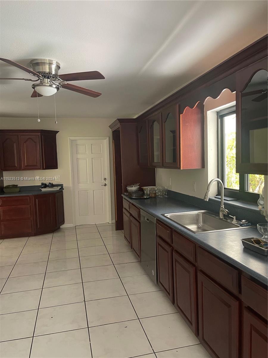 CLUB MANOR - Residential Lease