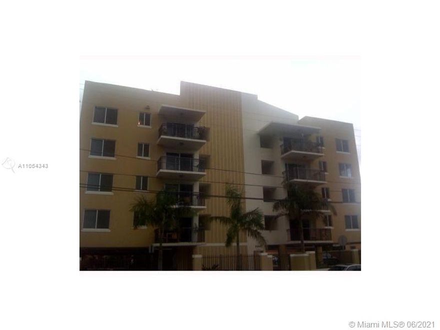 KITCHEN, BATHROOMS WITH WOOD AND GRANITE COUNTER TOPS TILE FLOOR THROUGH OUT. HURRICANE WINDOWS. THESE UNITS ARE LIKE NEW