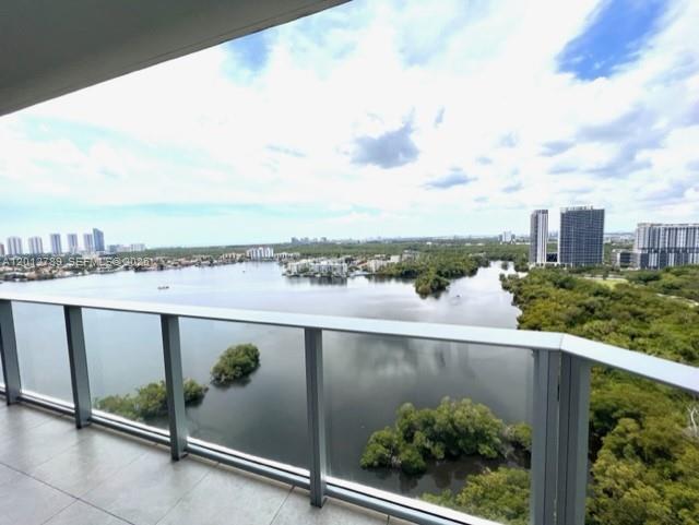MARINA PALMS RESIDENCES S - Residential Lease