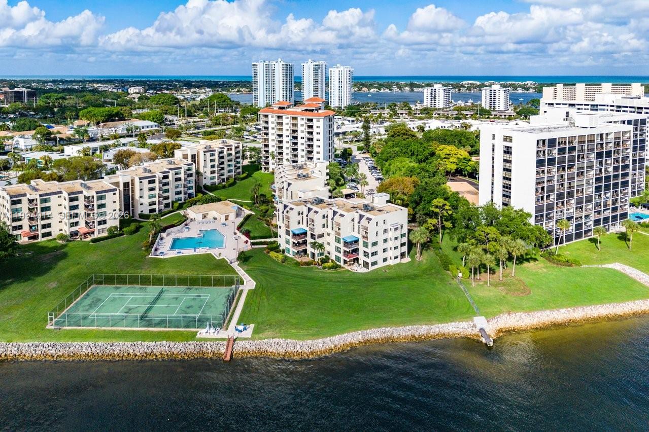 EVERGLADES OF NORTH PALM - Residential