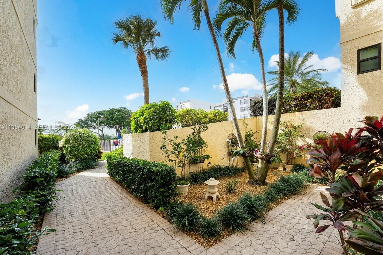 EVERGLADES OF NORTH PALM - Residential