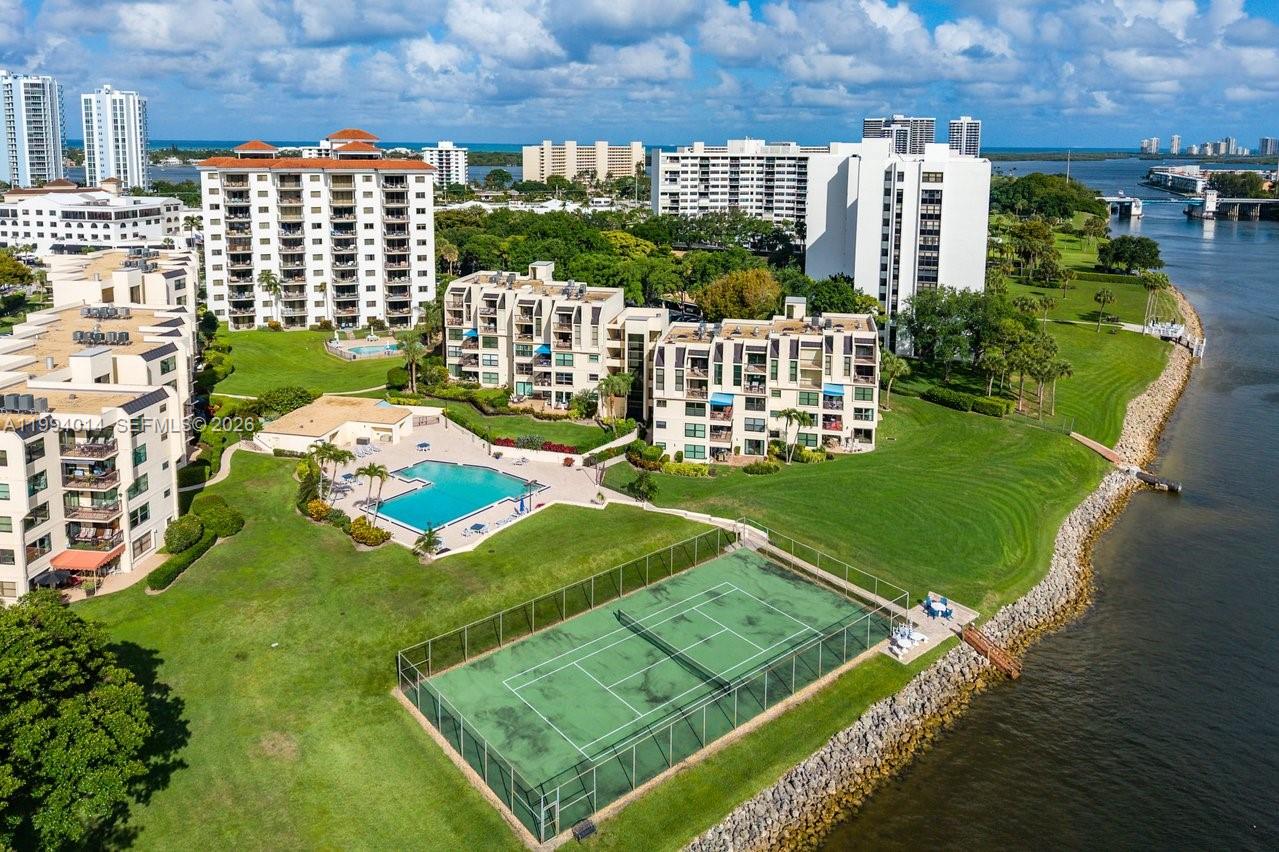 EVERGLADES OF NORTH PALM - Residential