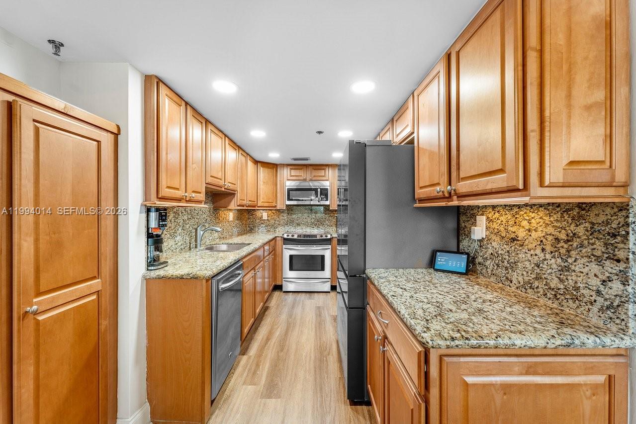 EVERGLADES OF NORTH PALM - Residential