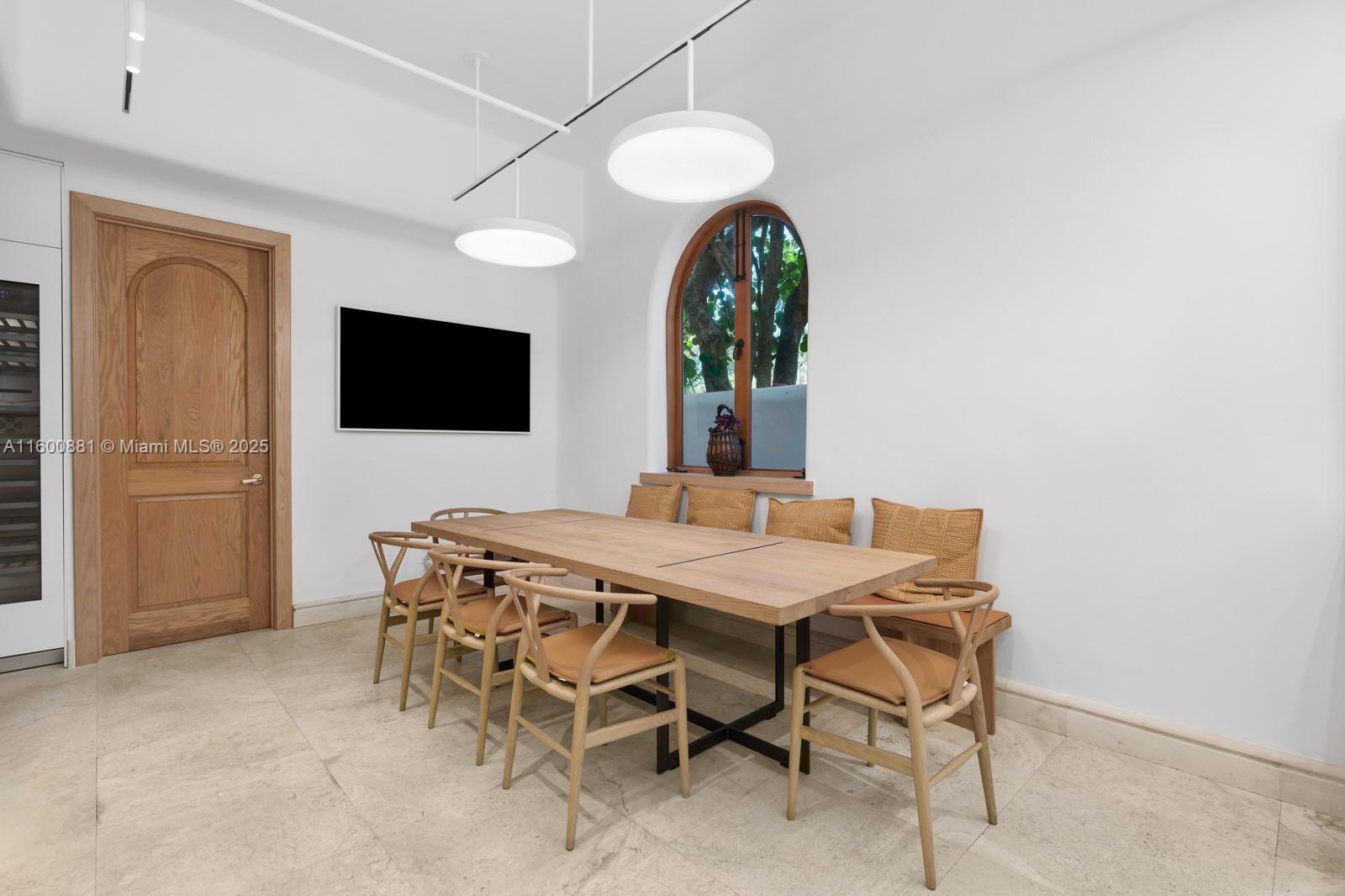 GOLDEN BEACH SEC B - Residential