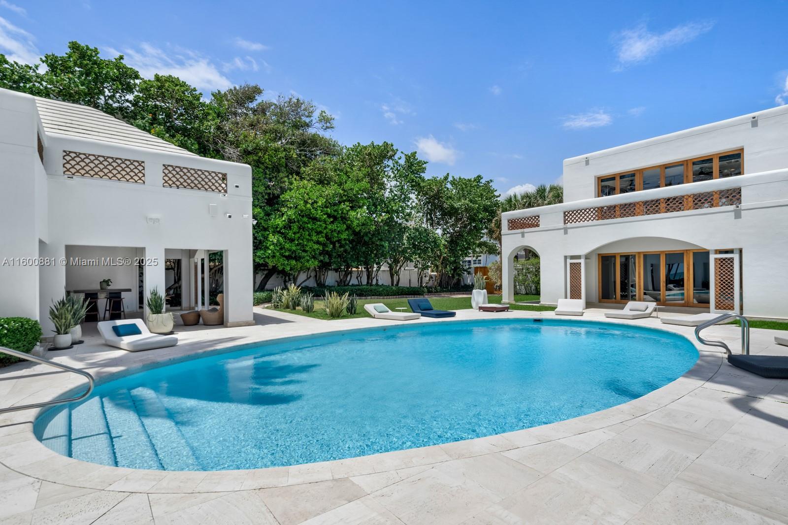 GOLDEN BEACH SEC B - Residential