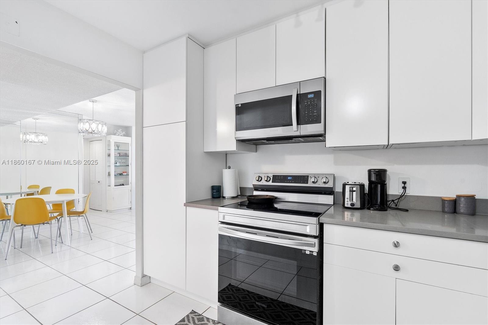 QUADOMAIN TOWER I AND IV - Residential