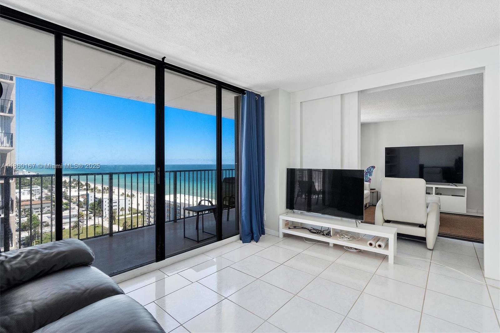 QUADOMAIN TOWER I AND IV - Residential