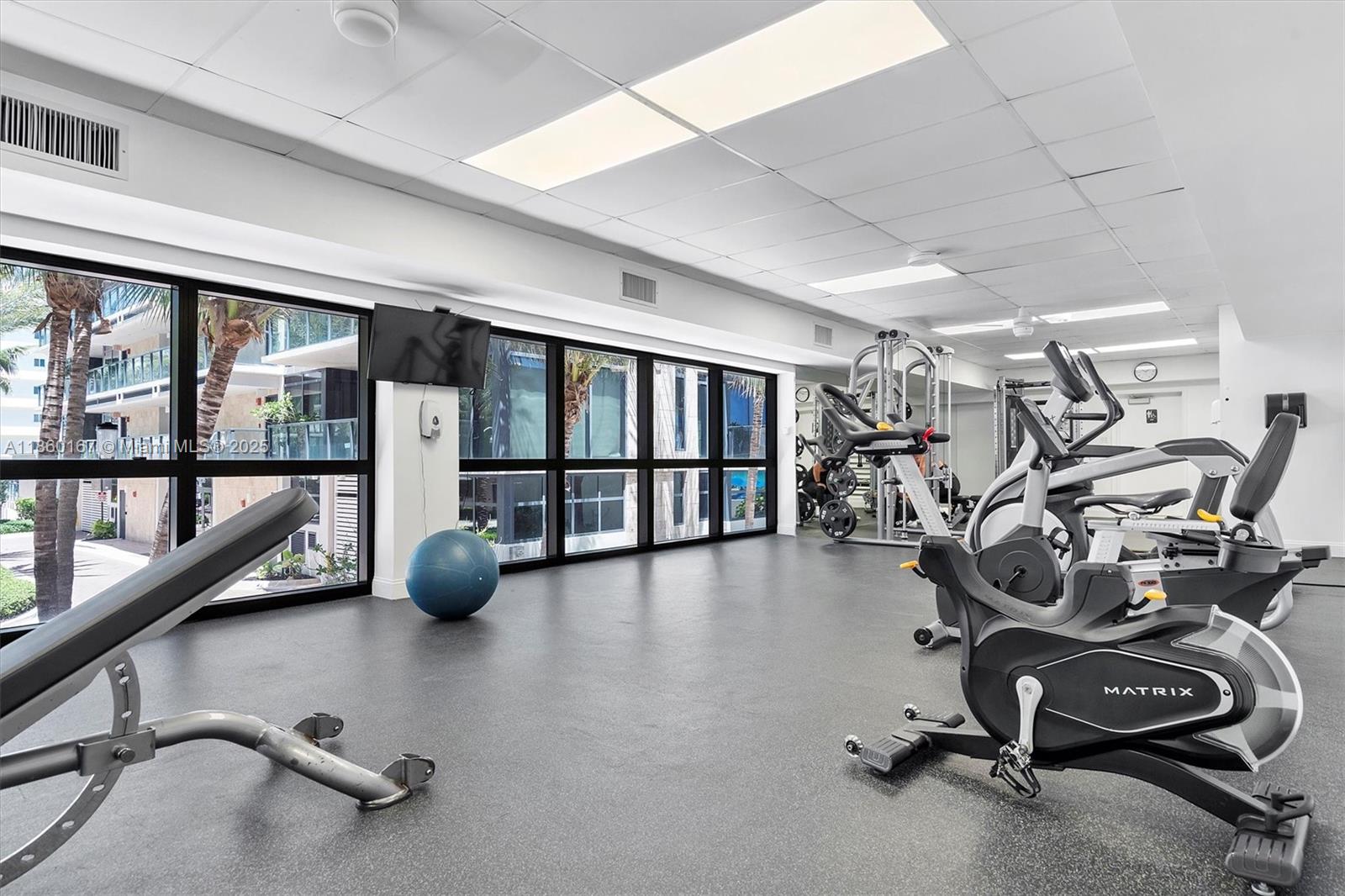 QUADOMAIN TOWER I AND IV - Residential