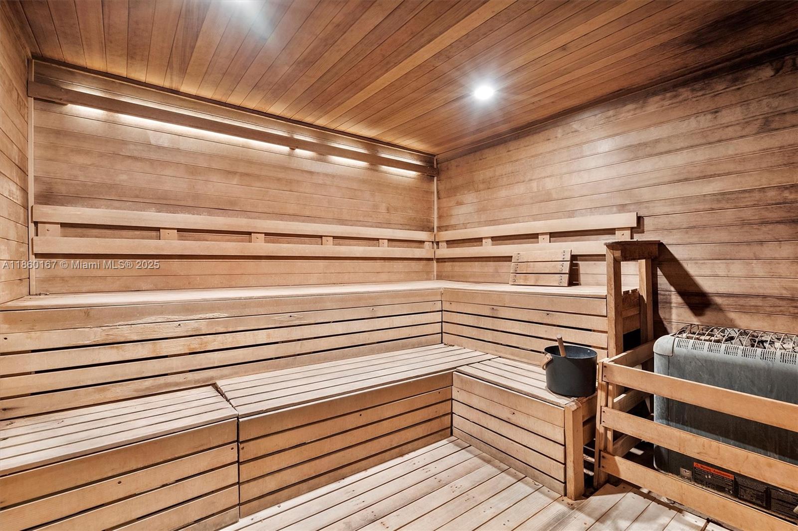 QUADOMAIN TOWER I AND IV - Residential