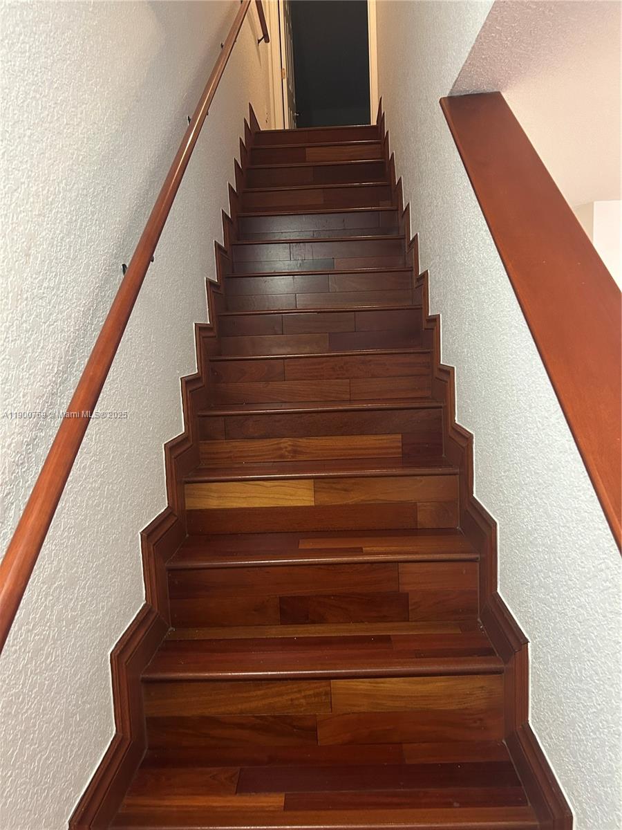 INDIANA GROVE CONDO - Residential Lease