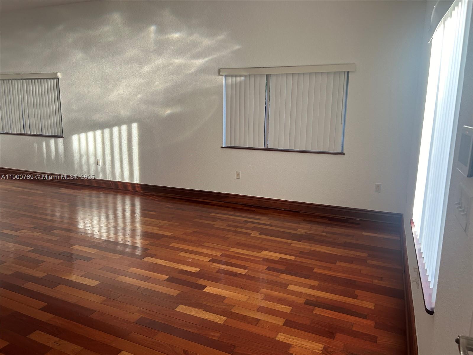 INDIANA GROVE CONDO - Residential Lease