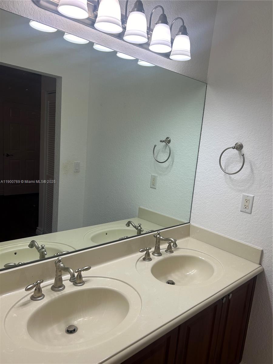 INDIANA GROVE CONDO - Residential Lease