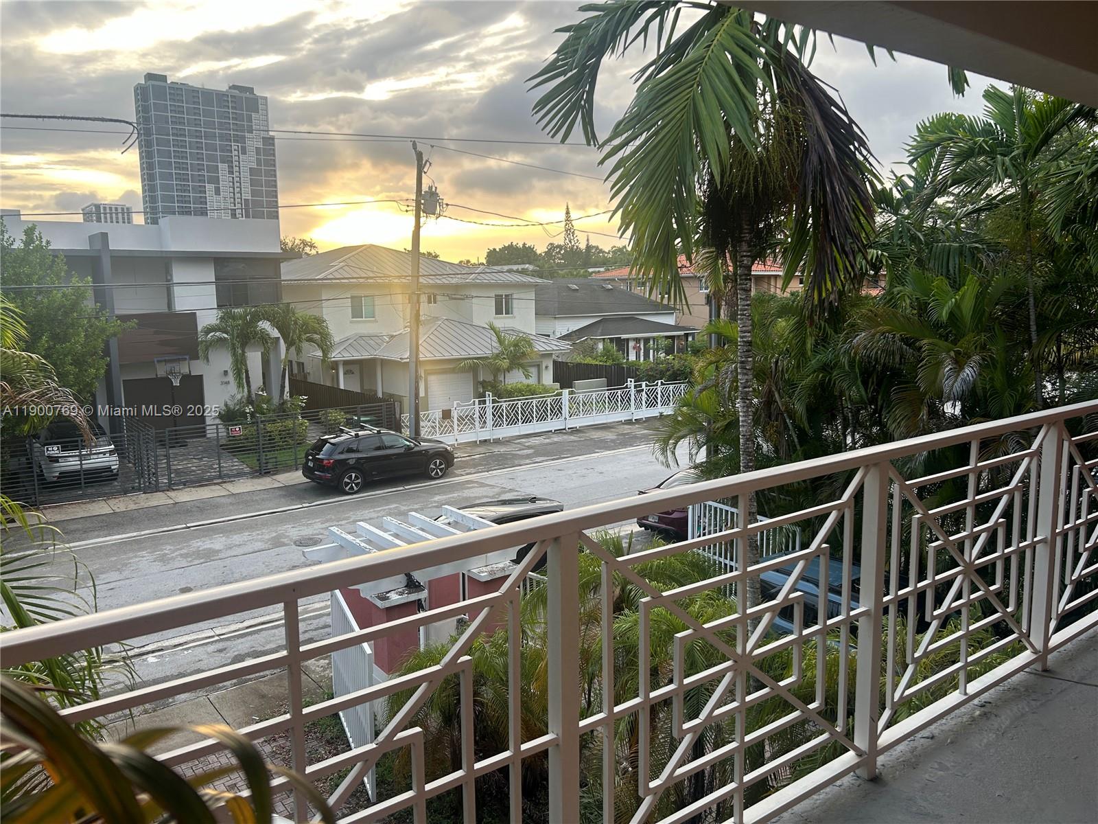 INDIANA GROVE CONDO - Residential Lease