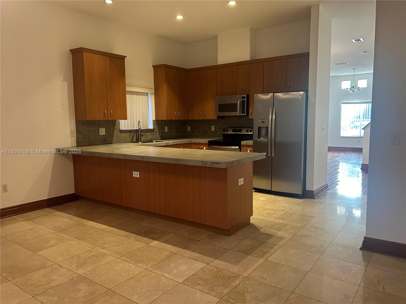 INDIANA GROVE CONDO - Residential Lease