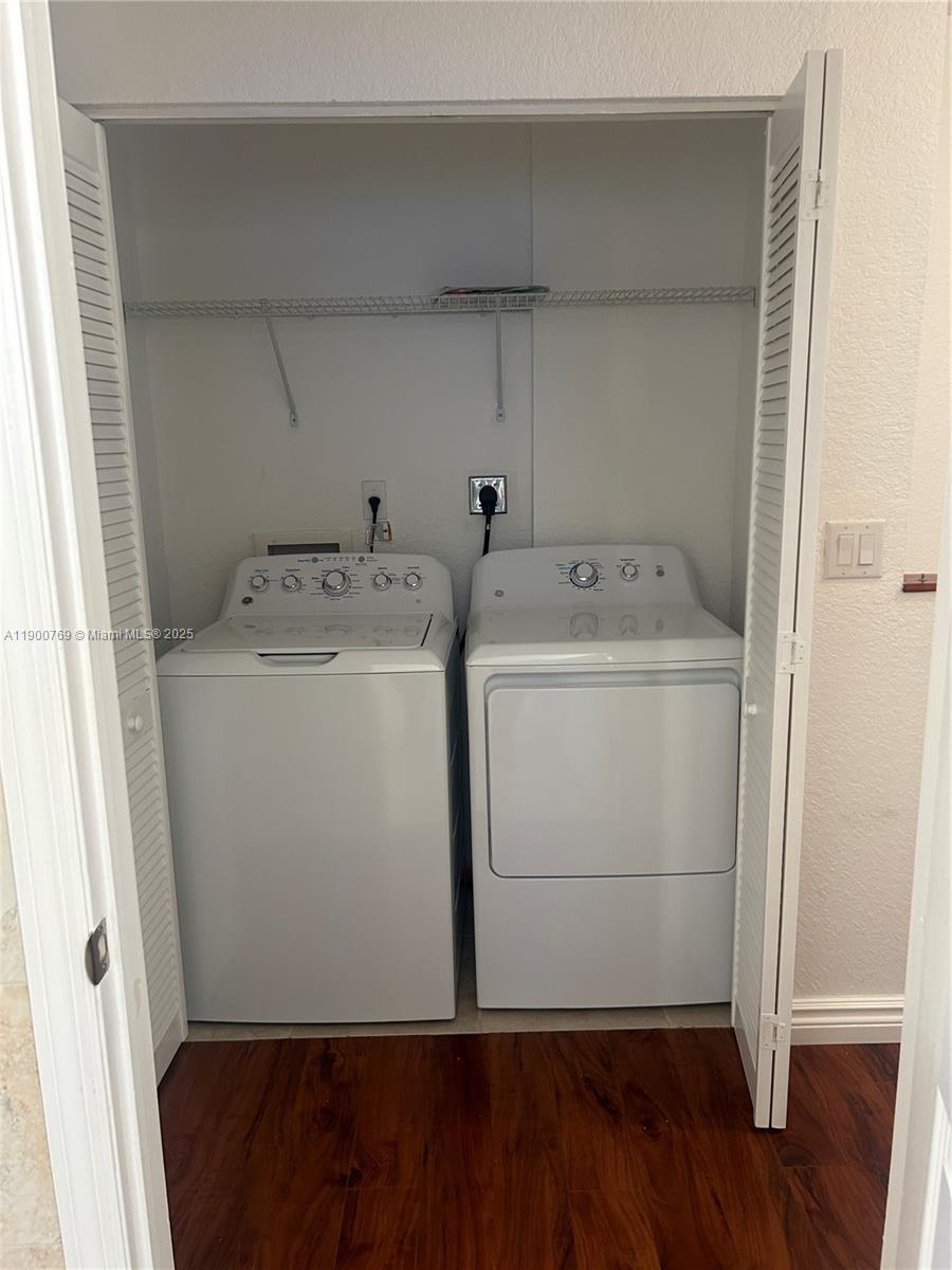 INDIANA GROVE CONDO - Residential Lease