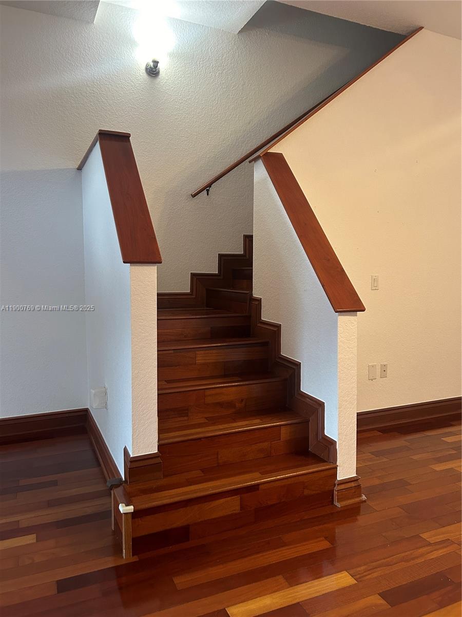 INDIANA GROVE CONDO - Residential Lease