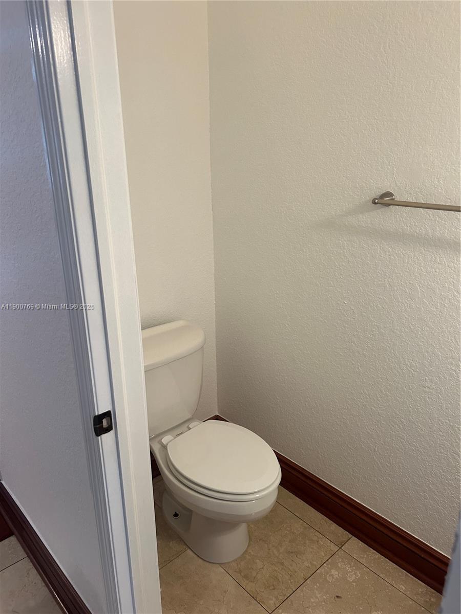 INDIANA GROVE CONDO - Residential Lease