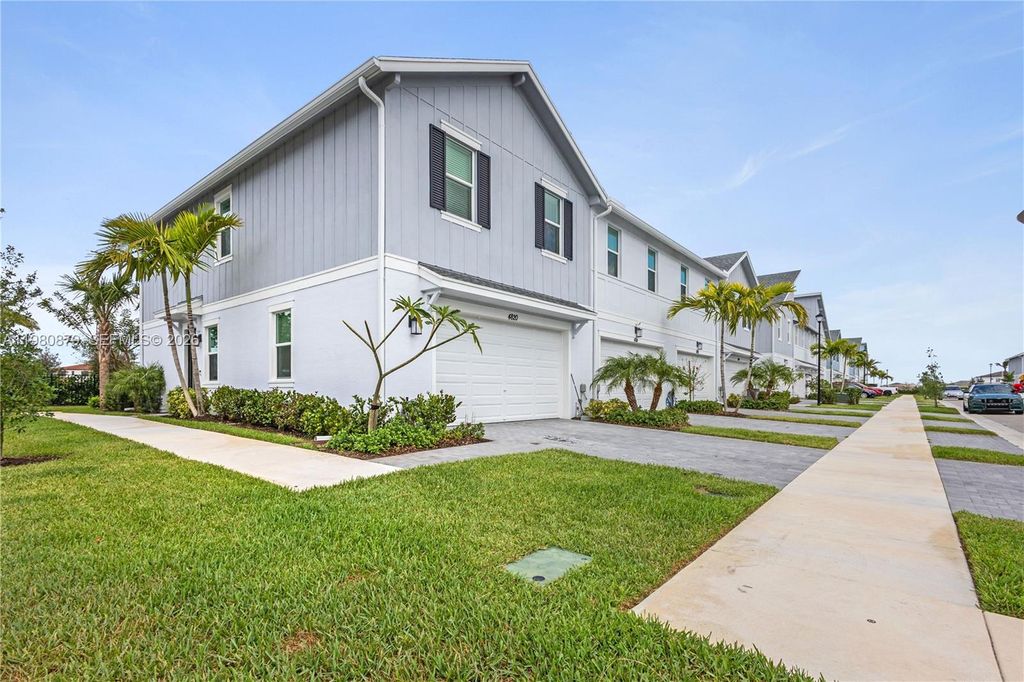 Photo of 4820 N Longwood Lake Sq, Westlake, FL 33470 (MLS # A11980879)